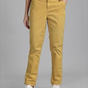 Gap Girlfriend Chino